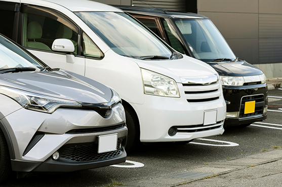 狭い土地の駐車場